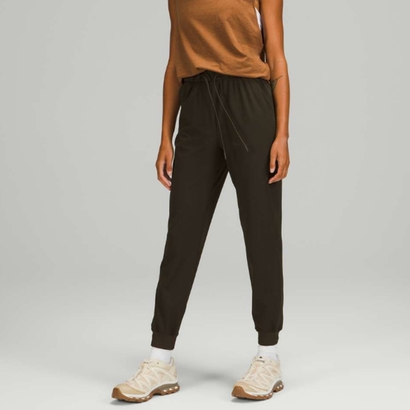 Lululemon Stretch High-Rise Jogger Pant Dark Olive Style W5DQDS Size 2 - Picture 1 of 11